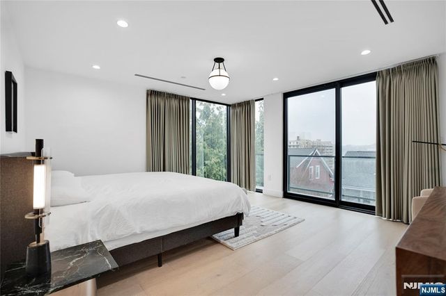 7 Adelaide, Edgewater, NJ 07020