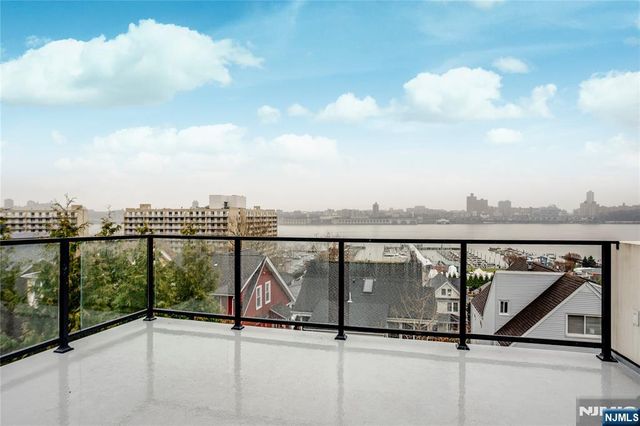 7 Adelaide, Edgewater, NJ 07020