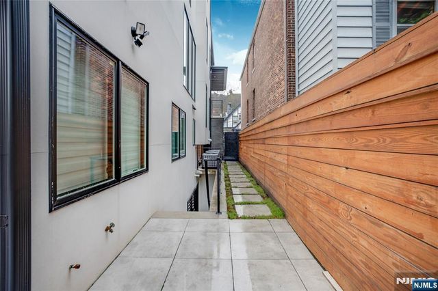 7 Adelaide, Edgewater, NJ 07020