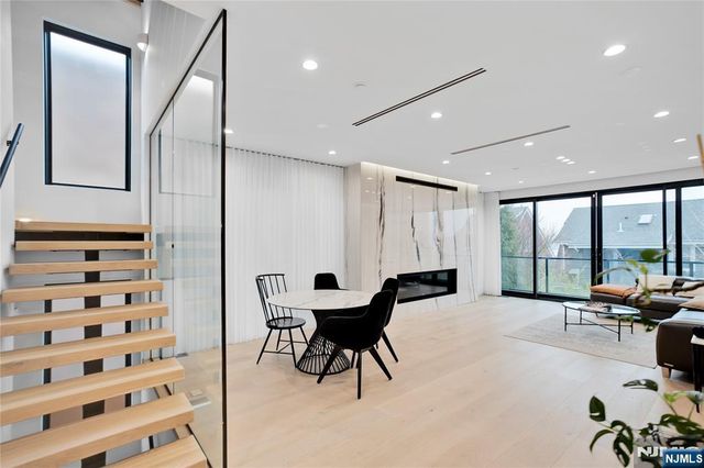 7 Adelaide, Edgewater, NJ 07020