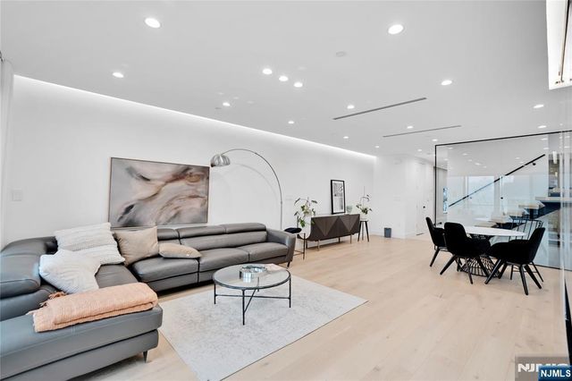 7 Adelaide, Edgewater, NJ 07020