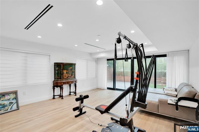 7 Adelaide, Edgewater, NJ 07020