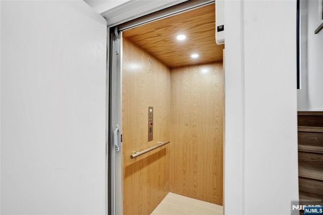 7 Adelaide, Edgewater, NJ 07020