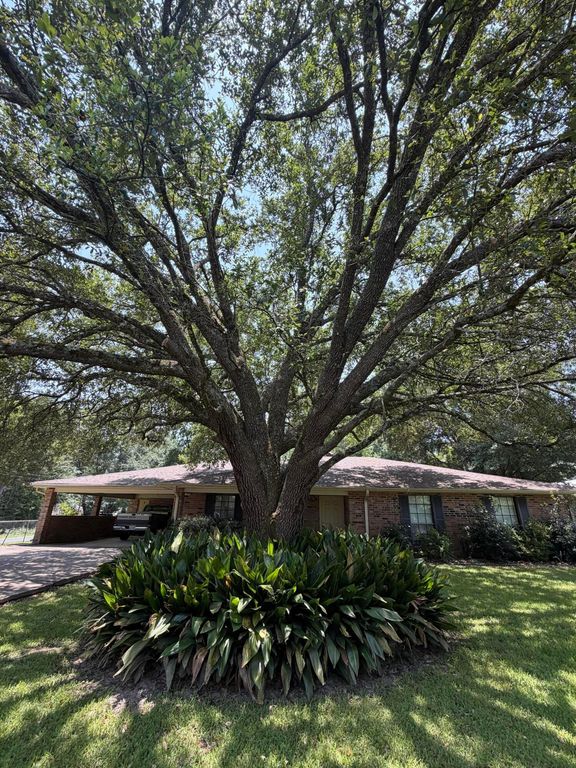 1201 Broad, Deridder, LA 70634