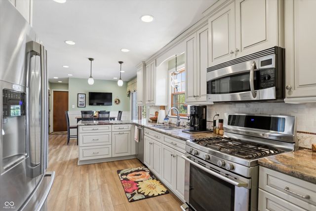 3647 Woodland Streams Drive, Greenwood, IN 46143