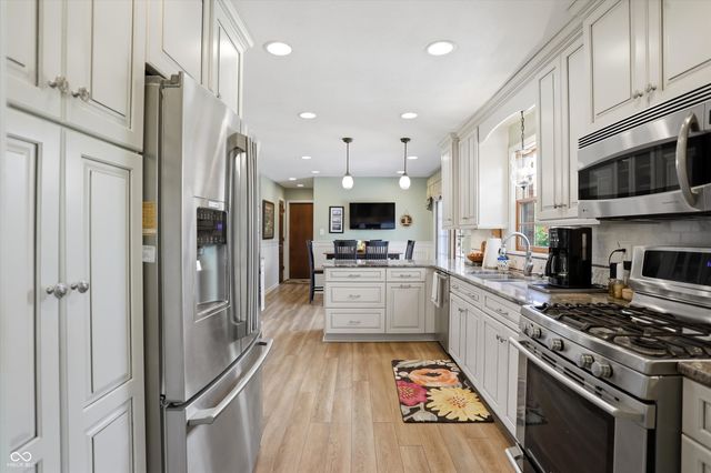 3647 Woodland Streams Drive, Greenwood, IN 46143