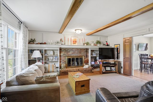 3647 Woodland Streams Drive, Greenwood, IN 46143