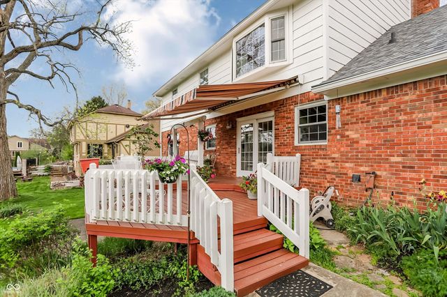 3647 Woodland Streams Drive, Greenwood, IN 46143