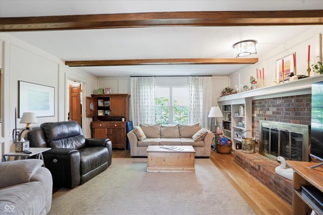 3647 Woodland Streams Drive, Greenwood, IN 46143