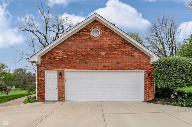 3647 Woodland Streams Drive, Greenwood, IN 46143