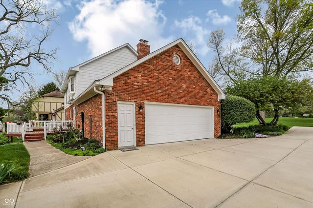 3647 Woodland Streams Drive, Greenwood, IN 46143