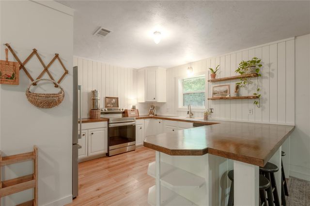 347 Shelby, Livingston, TX 77351