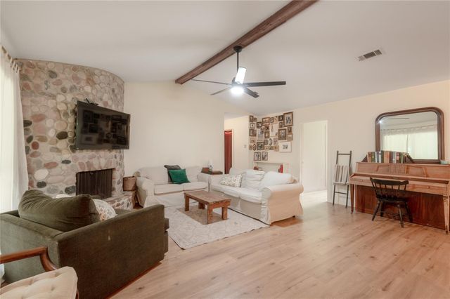347 Shelby, Livingston, TX 77351