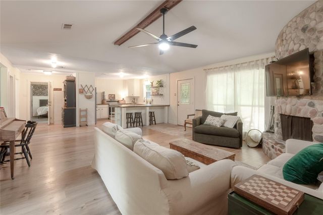347 Shelby, Livingston, TX 77351