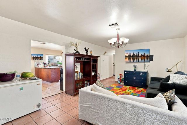 144 Backus Avenue, Pasadena, CA 91107