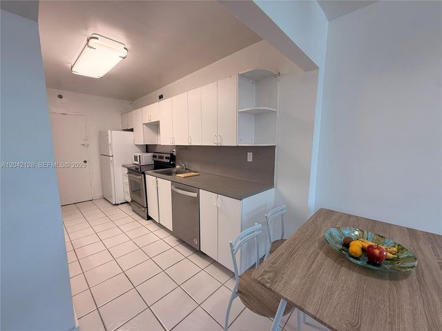 100 Lincoln Rd 1025, Miami Beach, FL 33139