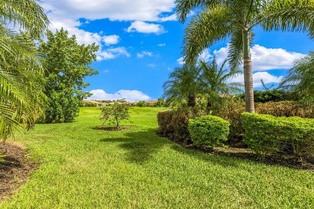 10233 LOCH LOMOND DRIVE, Bradenton, FL 34211