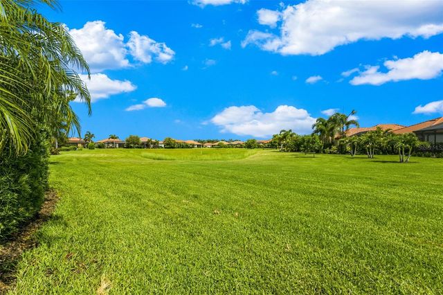 10233 LOCH LOMOND DRIVE, Bradenton, FL 34211