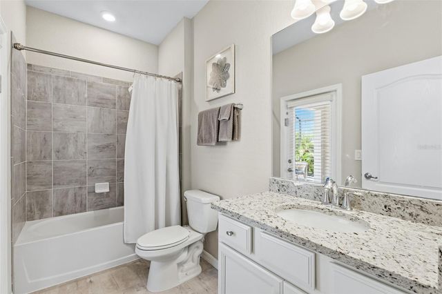 10233 LOCH LOMOND DRIVE, Bradenton, FL 34211