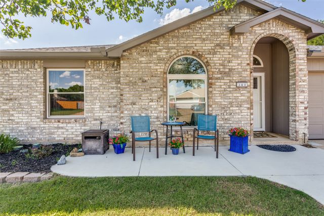 308 Candlestick Trail, Saginaw, TX 76179