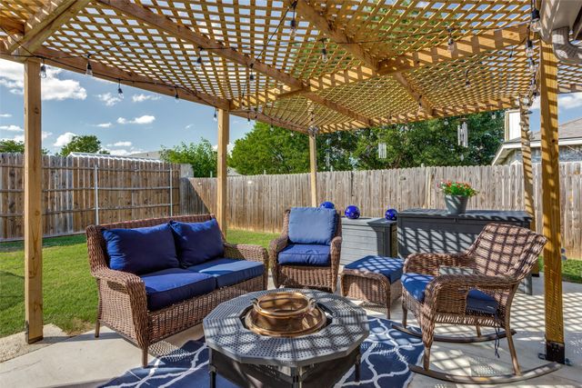 308 Candlestick Trail, Saginaw, TX 76179