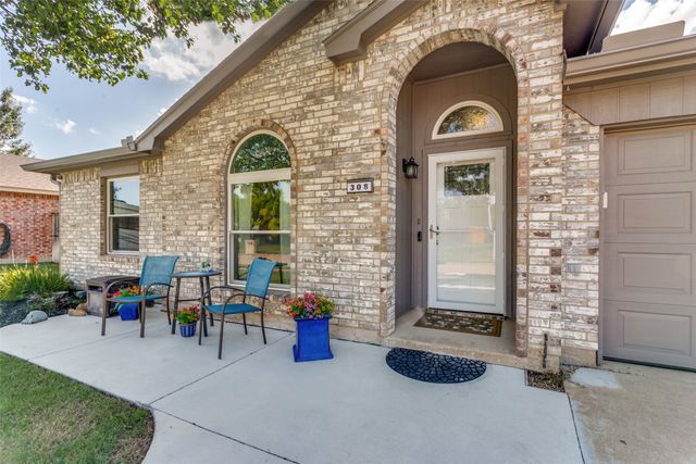 308 Candlestick Trail, Saginaw, TX 76179