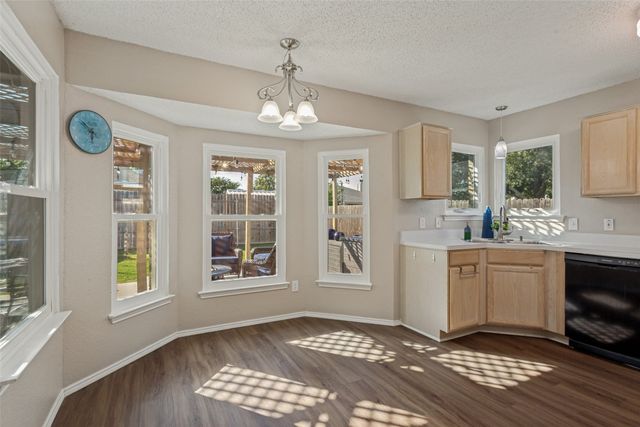 308 Candlestick Trail, Saginaw, TX 76179