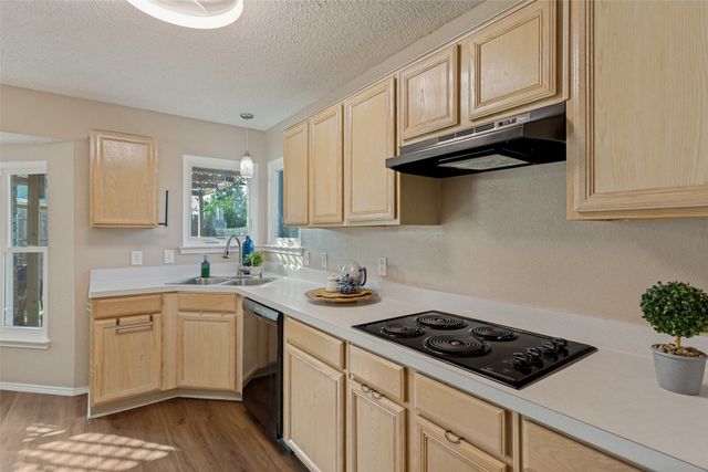 308 Candlestick Trail, Saginaw, TX 76179