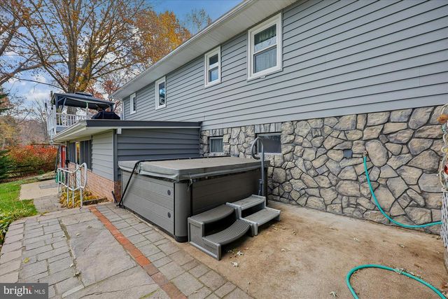 2318 PERSIMMON DR, Ijamsville, MD 21754