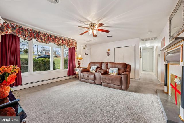 2318 PERSIMMON DR, Ijamsville, MD 21754