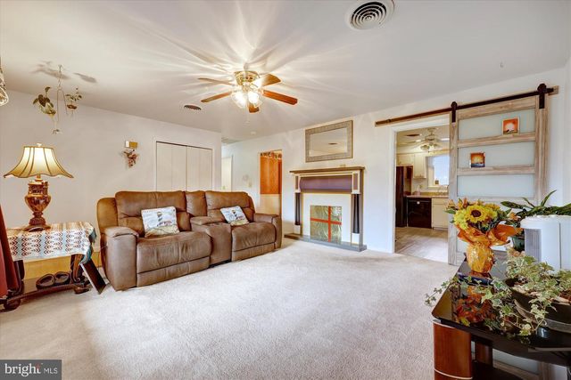 2318 PERSIMMON DR, Ijamsville, MD 21754