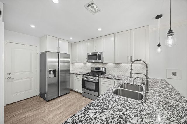 4 River Birch Lane, The Woodlands, TX 77380