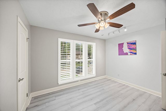 4 River Birch Lane, The Woodlands, TX 77380