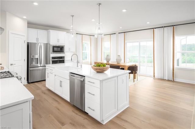 216 Leif ST, Moyock, NC 27958