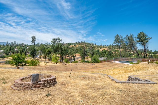 10123 Victoria Drive, Redding, CA 96001