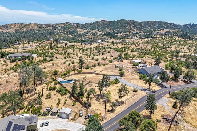 10123 Victoria Drive, Redding, CA 96001