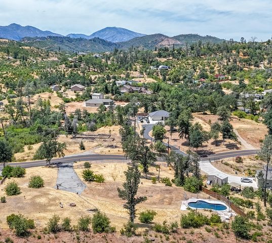 10123 Victoria Drive, Redding, CA 96001