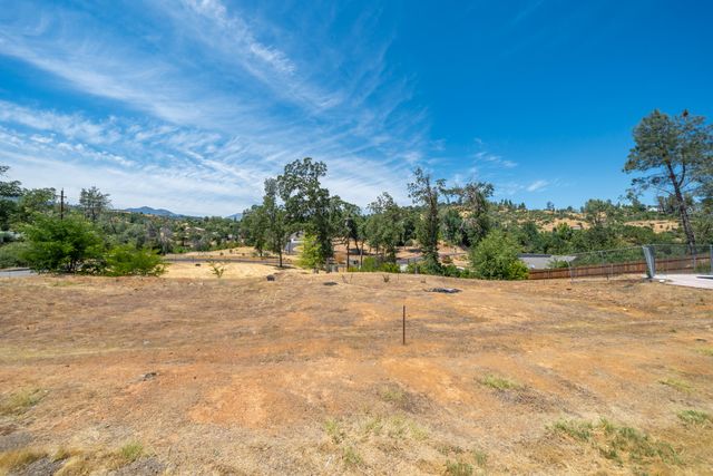 10123 Victoria Drive, Redding, CA 96001