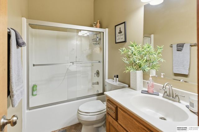 21114 McClellan Drive, Gretna, NE 68028