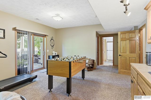 21114 McClellan Drive, Gretna, NE 68028