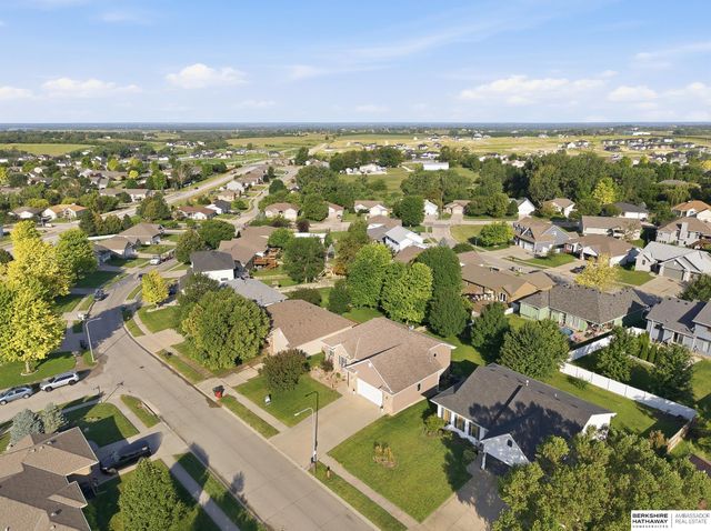 21114 McClellan Drive, Gretna, NE 68028