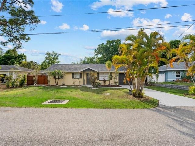2226 FAIRFIELD AVENUE, Sarasota, FL 34232