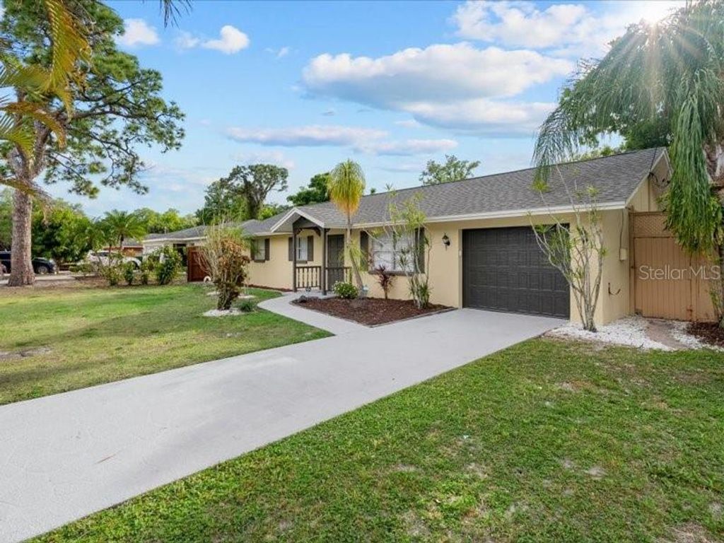 2226 FAIRFIELD AVENUE, Sarasota, FL 34232