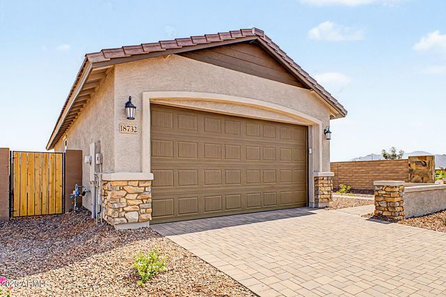 18732 W MAPLEWOOD Drive, Goodyear, AZ 85338