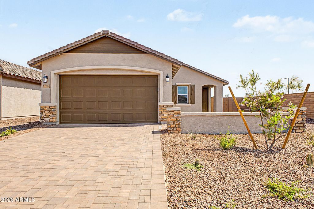 18732 W MAPLEWOOD Drive, Goodyear, AZ 85338