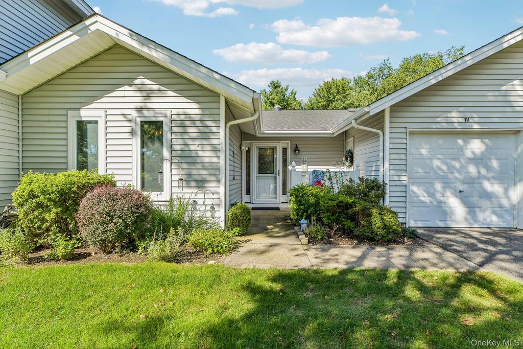 111 Fairfield Drive 111, Saint James, NY 11780 — exterior