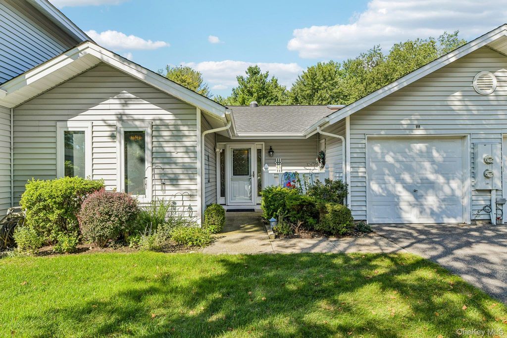 111 Fairfield Drive 111, Saint James, NY 11780 — photo 3