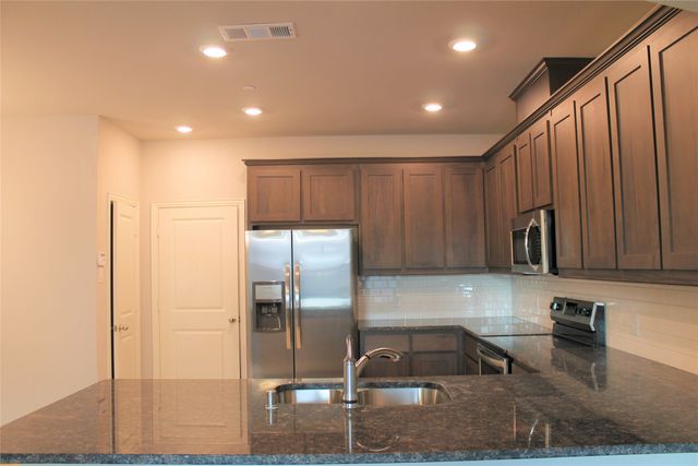 825 Ben Lane, Lewisville, TX 75056