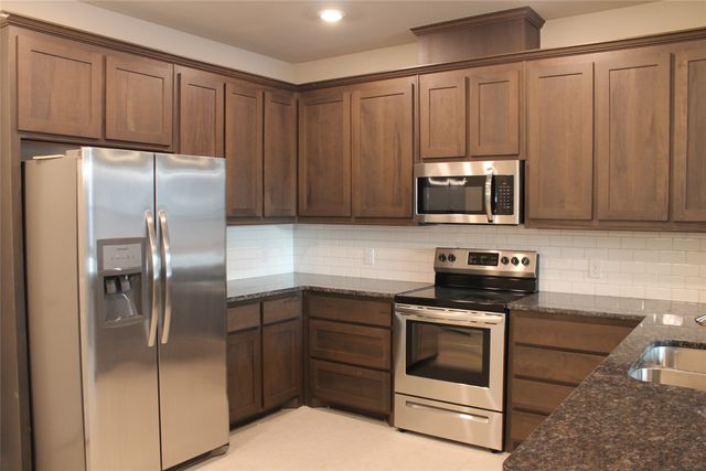 825 Ben Lane, Lewisville, TX 75056