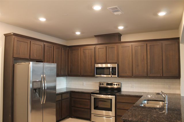 825 Ben Lane, Lewisville, TX 75056